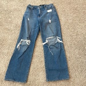 Hollister Ultra High-Rise Dad Ripped Jean